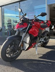 D'neuves Stock À Nevers | Ducati Streetfighter V4