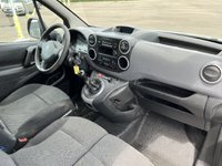 Voitures Occasion Peugeot Partner Fourgon Standard 1.6 Bluehdi 100 S&S Bvm5 Premium À Viriat