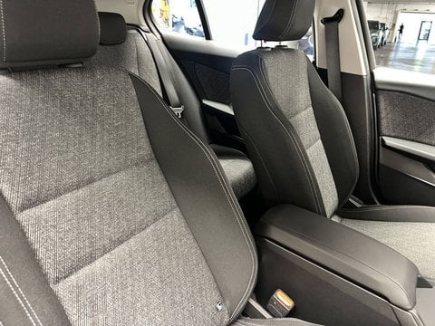 Voitures D'occasion À Lormont | Bmw Série 1 Serie 1 F70 120 170 Ch Dkg7 M Sport Design