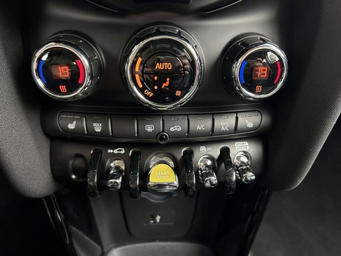 Voitures 0Km Mini Mini F56 Hatch 3 Portes Cooper Se 184 Ch Essential À Brive La Gaillarde