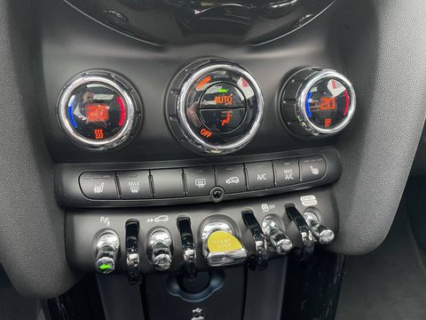 Voitures Occasion Mini Mini F56 Hatch 3 Portes Cooper Se 184 Ch Edition Camden À Brive La Gaillarde