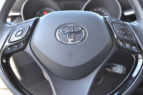 Voitures Occasion Toyota C-Hr Hybride 1.8L Distinctive À La Teste-De-Buch