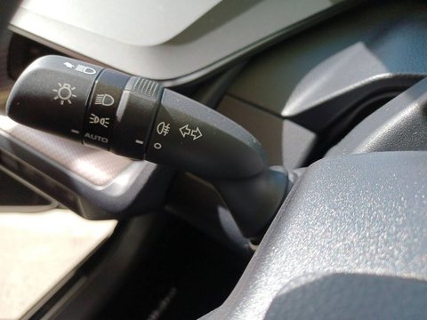 Voitures 0Km Toyota Prius V Hybride Rechargeable 223Ch Design À Montauban