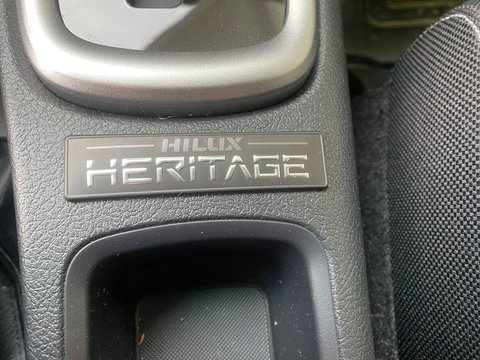 Voitures 0Km Toyota Hilux Viii X-Tra Cab 4Wd 2.8L 204 D-4D Bva Heritage À Montauban