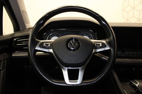 Voitures Occasion Volkswagen Touareg Iii 3.0 Tdi 286Ch Tiptronic 8 4Motion Carat À Lescar