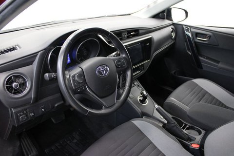 Voitures Occasion Toyota Auris Ii Hybride 136H Design À Lons