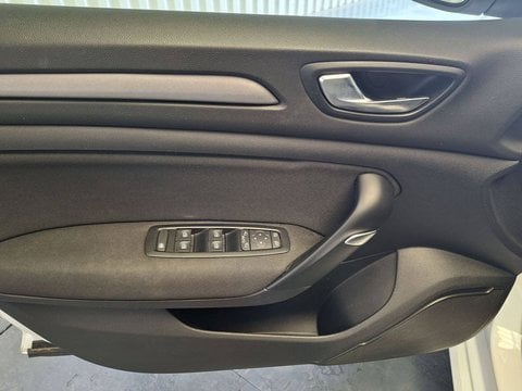 Voitures D'occasion À Tarbes | Renault Mégane Megane Iv Iv Berline Blue Dci 115 - 21N Business