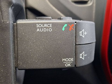 Voitures D'occasion À Tarbes | Renault Captur Dci 90 Sl Red Edition