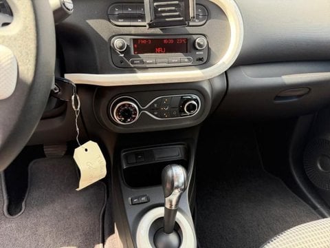 Voitures D'occasion À Avesnes-Sur-Helpe | Renault Twingo E-Tech Electric Life R80 Achat Intégra...