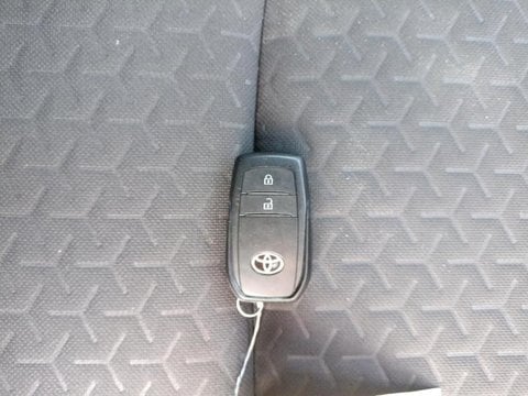 Voitures D'occasion À Avignon | Toyota Yaris Cross 116H Design Awd-I My22