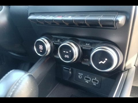 Voitures D'occasion À Carpentras | Renault Clio 1.6 E-Tech Hybride 145Ch Engineered