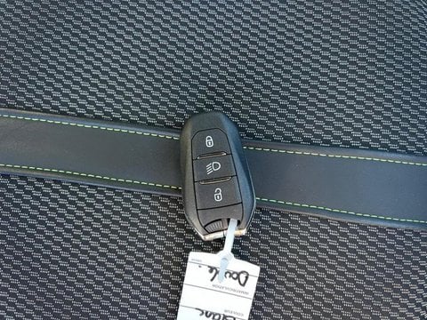 Voitures D'occasion À Carpentras | Peugeot 208 1.2 Hybrid 100Ch Gt E-Dcs6