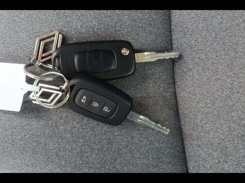 Voitures D'occasion À Carpentras | Renault Clio 1.6 E-Tech 145Ch Full Hybrid Evolution