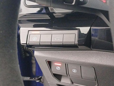 Voitures D'occasion À Faches Thumesnil | Renault Austral 1.2 E-Tech Full Hybrid 200Ch Iconic Esp...