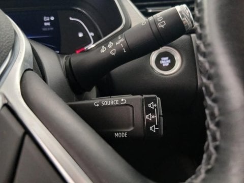 Voitures D'occasion À Faches Thumesnil | Renault Captur 1.5 Blue Dci 115Ch Intens