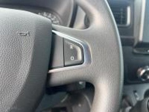 Voitures D'occasion À Faches Thumesnil | Renault Master Fg F3300 L2H2 2.3 Blue Dci 135Ch Confort...