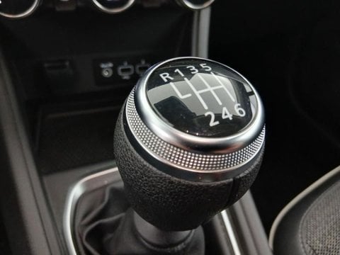 Voitures D'occasion À Faches Thumesnil | Renault Captur 1.3 Tce Mild Hybrid 140Ch Techno