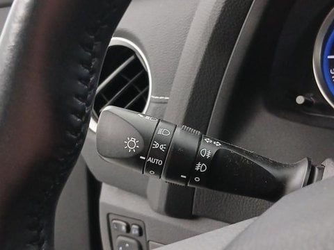 Voitures D'occasion À Faches Thumesnil | Toyota Auris Hsd 136H Style