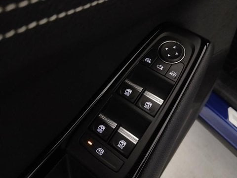 Voitures D'occasion À Faches Thumesnil | Renault Austral 1.2 E-Tech Full Hybrid 200Ch Iconic- 24