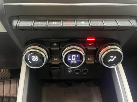 Voitures D'occasion À Faches Thumesnil | Renault Clio 1.6 E-Tech Hybride 140Ch Intens -21N