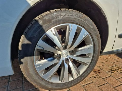 Voitures D'occasion À Montpellier | Peugeot 3008 1.2 Puretech Allure S&S