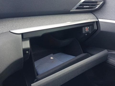 Voitures D'occasion À Nîmes | Peugeot 3008 1.2 Puretech 130Ch Allure S&S Eat8 109G