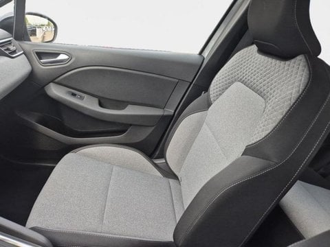 Voitures D'occasion À Nîmes | Renault Clio 1.6 E-Tech 145Ch Full Hybrid Evolution - 25