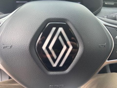 Voitures D'occasion À Nîmes | Renault Clio 1.6 E-Tech 145Ch Full Hybrid Evolution