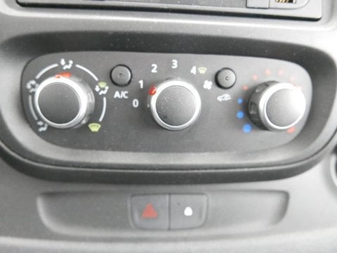 Voitures D'occasion À Lunel | Renault Trafic Combi L1 2.0 Dci 120Ch S&S Zen 8 Places 6Cv