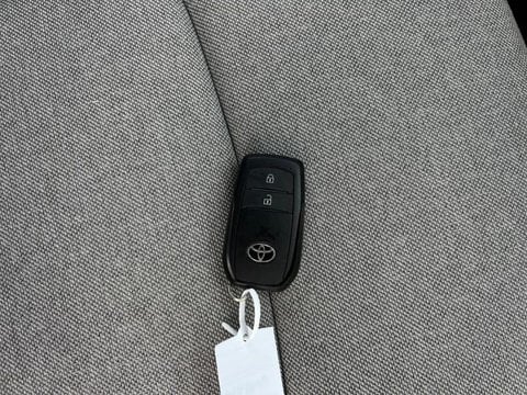 Voitures D'occasion À Orange | Toyota Yaris 116H Design 5P My22