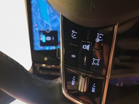 Voitures D'occasion À La Madeleine | Renault Austral 1.2 E-Tech Full Hybrid 200Ch Iconic Esprit ...