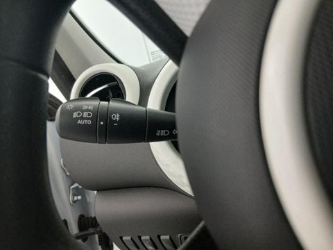 Voitures D'occasion À Saint Amand Les Eaux | Renault Twingo E-Tech Electric Life R80 Achat Inté...