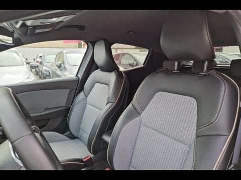 Voitures D'occasion À Valreas | Renault Clio 1.6 E-Tech 145Ch Full Hybrid Techno - 24