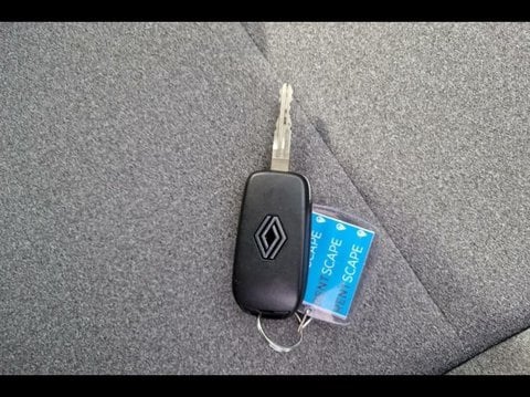 Voitures D'occasion À Valreas | Renault Clio 1.6 E-Tech 145Ch Full Hybrid Evolution - 24