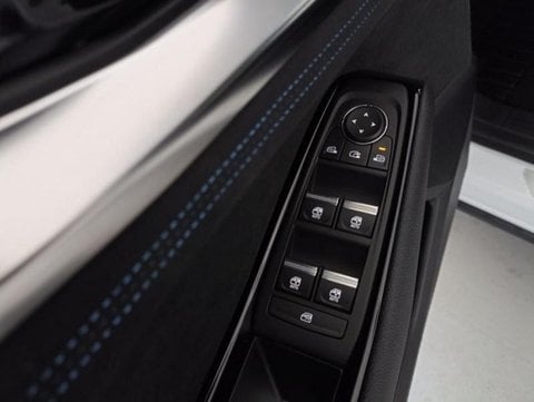 Voitures D'occasion À Cambrai | Renault Austral 1.2 E-Tech Full Hybrid 200Ch Iconic Esprit Alpin...