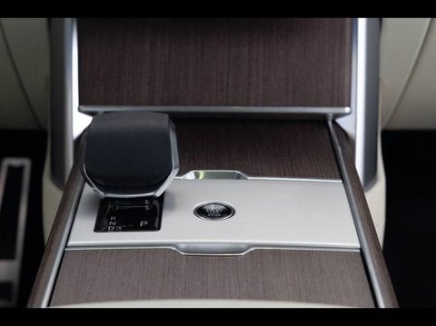 Voitures D'neuves Stock À Villeneuve D'ascq | Land Rover Range Rover P460E Swb Se