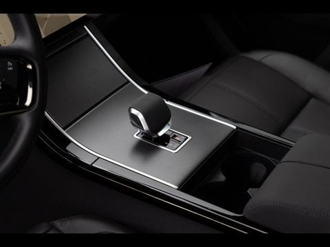 Voitures D'neuves Stock À Villeneuve D'ascq | Land Rover Range Rover Velar Velar P400E Phev Dyna...