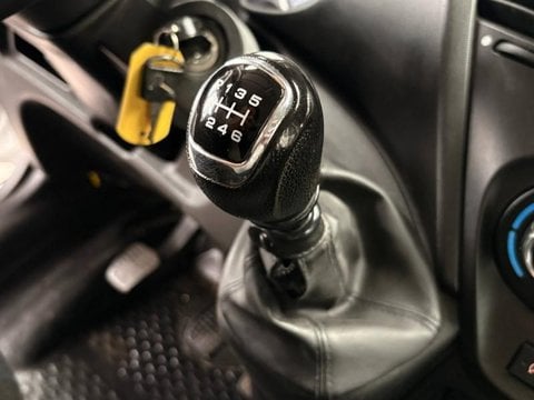 Voitures D'occasion À Seclin | Iveco Daily Ccb Iveco Benne 6 Places Coffre 35C14 (22415€Ht)