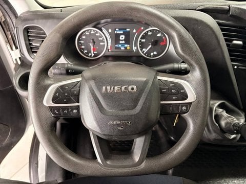 Voitures D'occasion À Seclin | Iveco Daily Ccb Iveco Benne 6 Places Coffre 35C14 (22415€Ht)