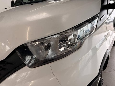 Voitures D'occasion À Seclin | Iveco Daily Ccb Iveco Benne 6 Places Coffre 35C14 (22415€Ht)