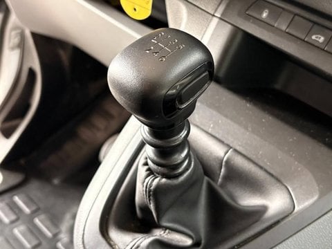 Voitures D'occasion À Seclin | Peugeot Expert Fg M 1.5 Bluehdi 120Ch S&S Premium (13749€Ht)