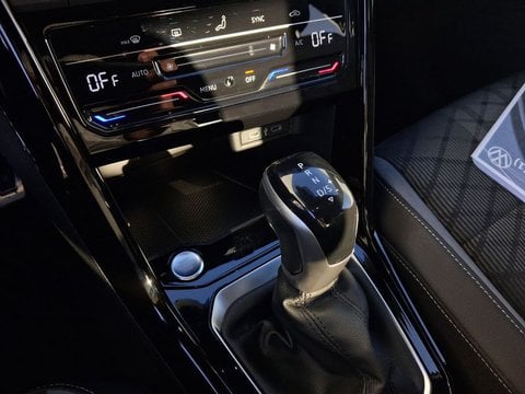 Voitures D'occasion À Dax | Volkswagen T-Roc 1.5 Tsi Evo 150 Start/Stop Dsg7 R-Line