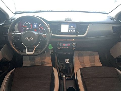 Voitures D'occasion À Saintes | Kia Stonic 1.6 Crdi 115 Ch Isg Bvm6 Design