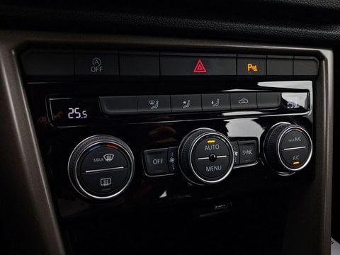 Voitures D'occasion À Dax | Volkswagen T-Roc 1.6 Tdi 115 Start/Stop Bvm6 Iq.drive