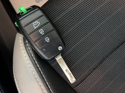 Voitures D'occasion À Saintes | Kia Stonic 1.6 Crdi 115 Ch Isg Bvm6 Design
