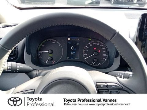 Voitures D'occasion À Vannes | Toyota Yaris 116H Dynamic Business + Programme Toyota Experience ...