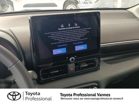 Voitures D'occasion À Vannes | Toyota Yaris 116H Design 5P My26