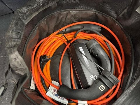 Voitures D'occasion À Liévin | Toyota Prius Rechargeable 2.0 Hybride Rechargeable 223Ch Design ...