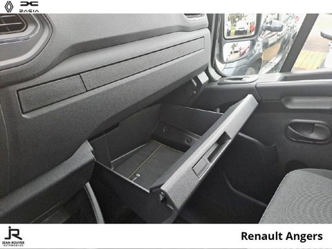 Voitures Occasion Renault Master Fg F3500 L2H2 2.3 Dci 135Ch Grand Confort - 18990€ Ht À Angers