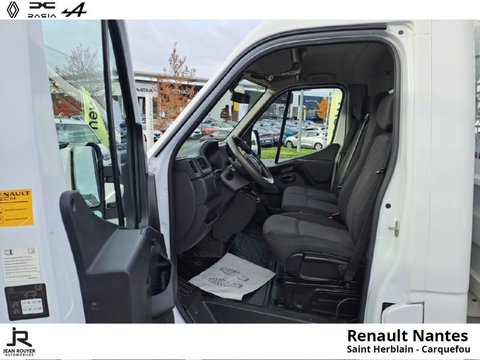 Voitures Occasion Renault Master Ccb R3500Rj Paf Ar Court L2 2.3 Dci 130Ch Grand Confort Eurovi À Saint-Herblain